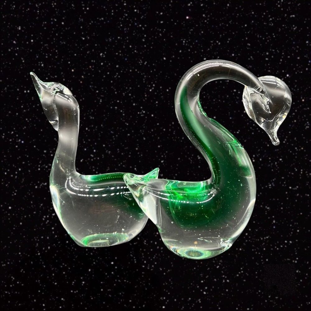 Vintage Vinci Green Hand Blown Art Glass Birds Sommerso Figurines 4”t 3”w